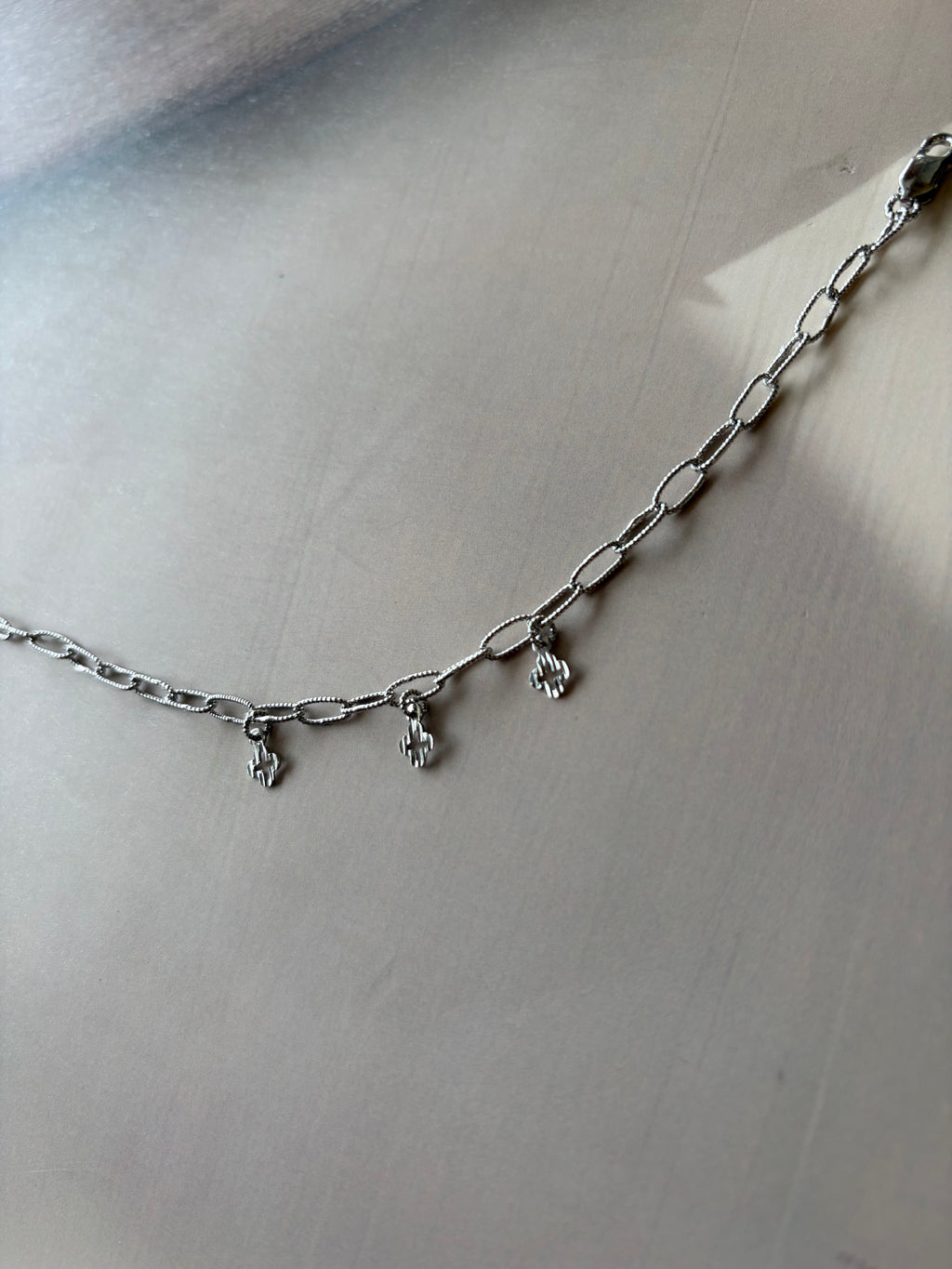Aashi 925 Silver Teardrop Charm Bracelet
