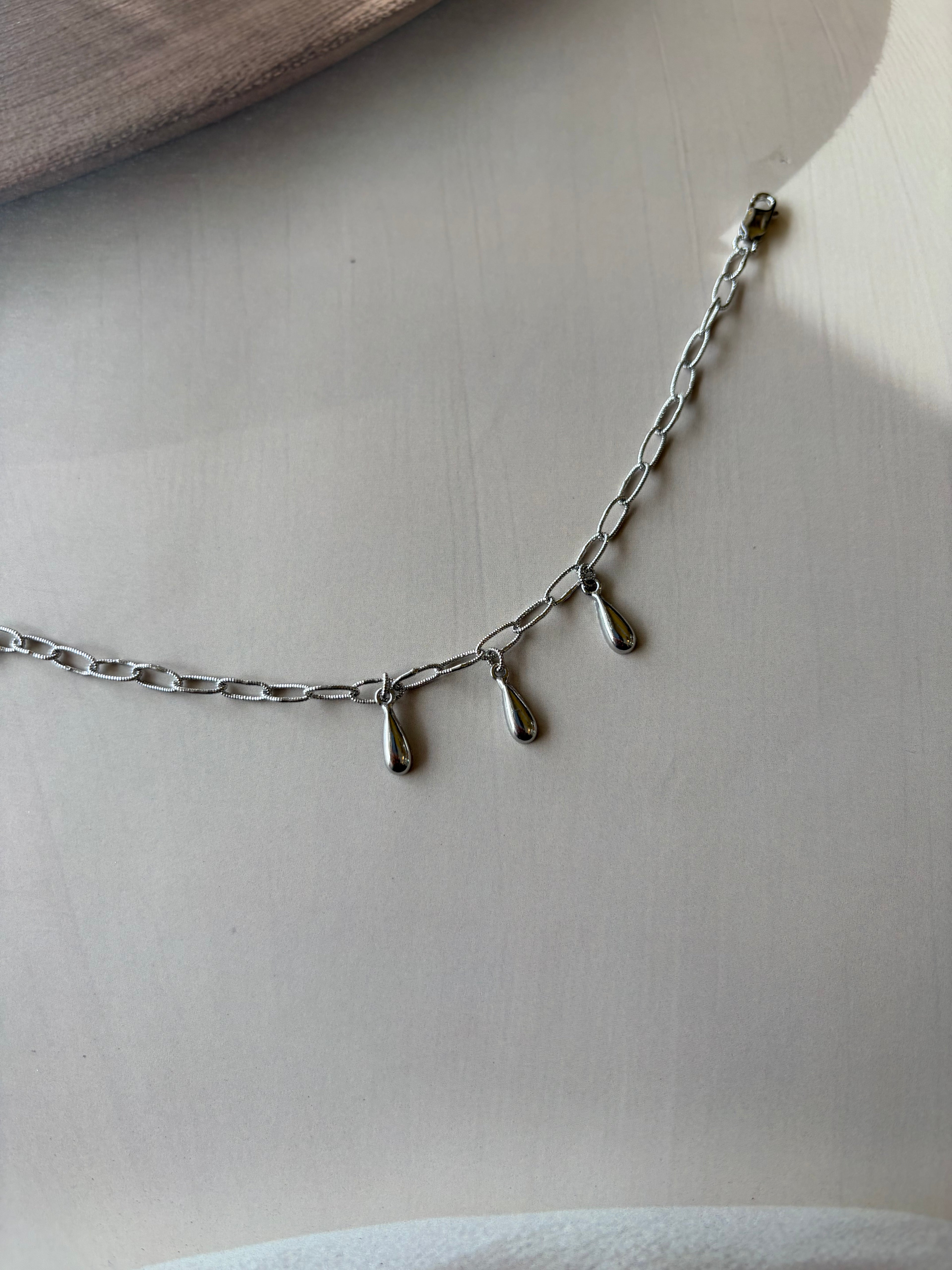 Aashi 925 Silver Teardrop Charm Bracelet