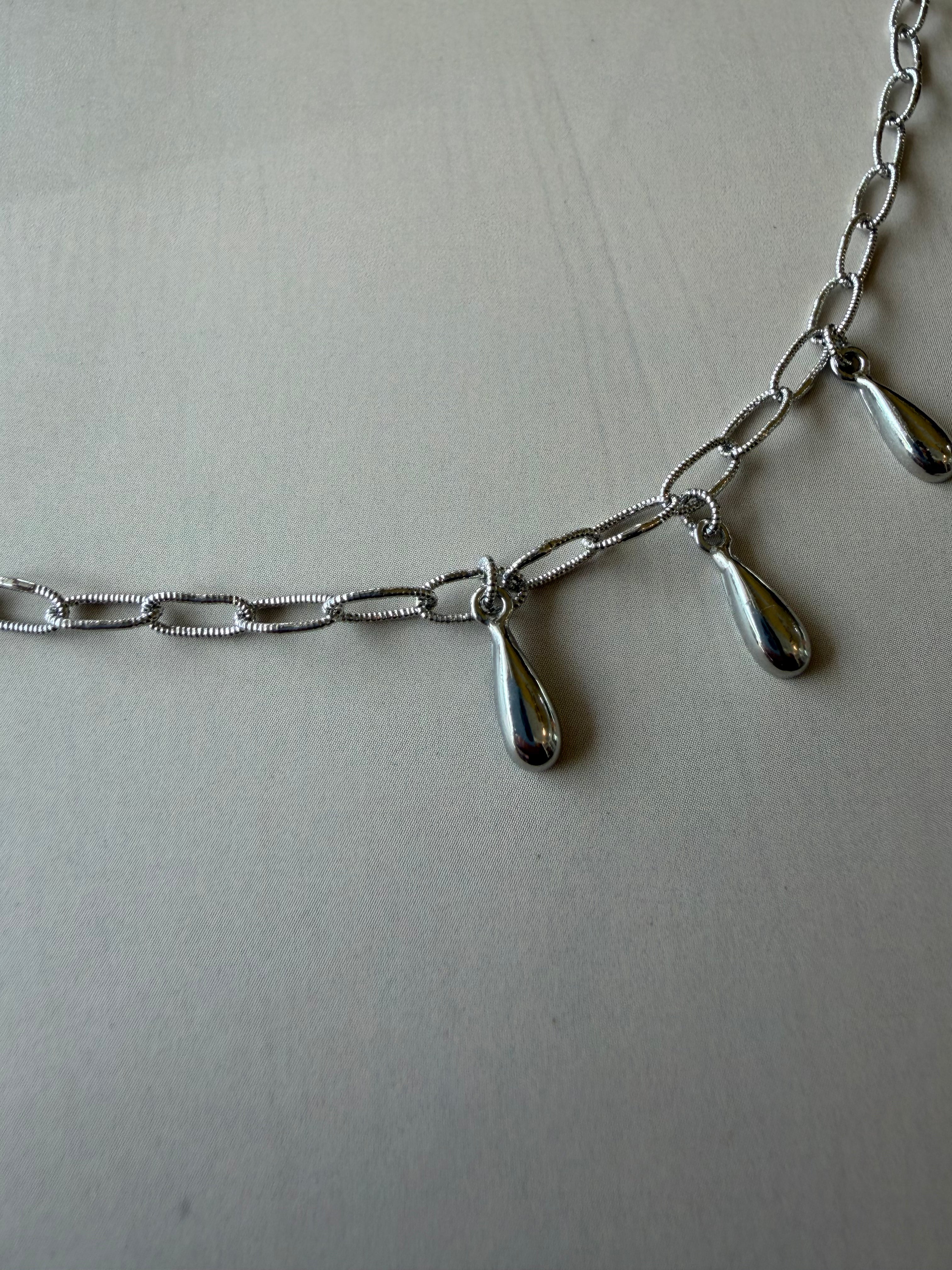 Aashi 925 Silver Teardrop Charm Bracelet