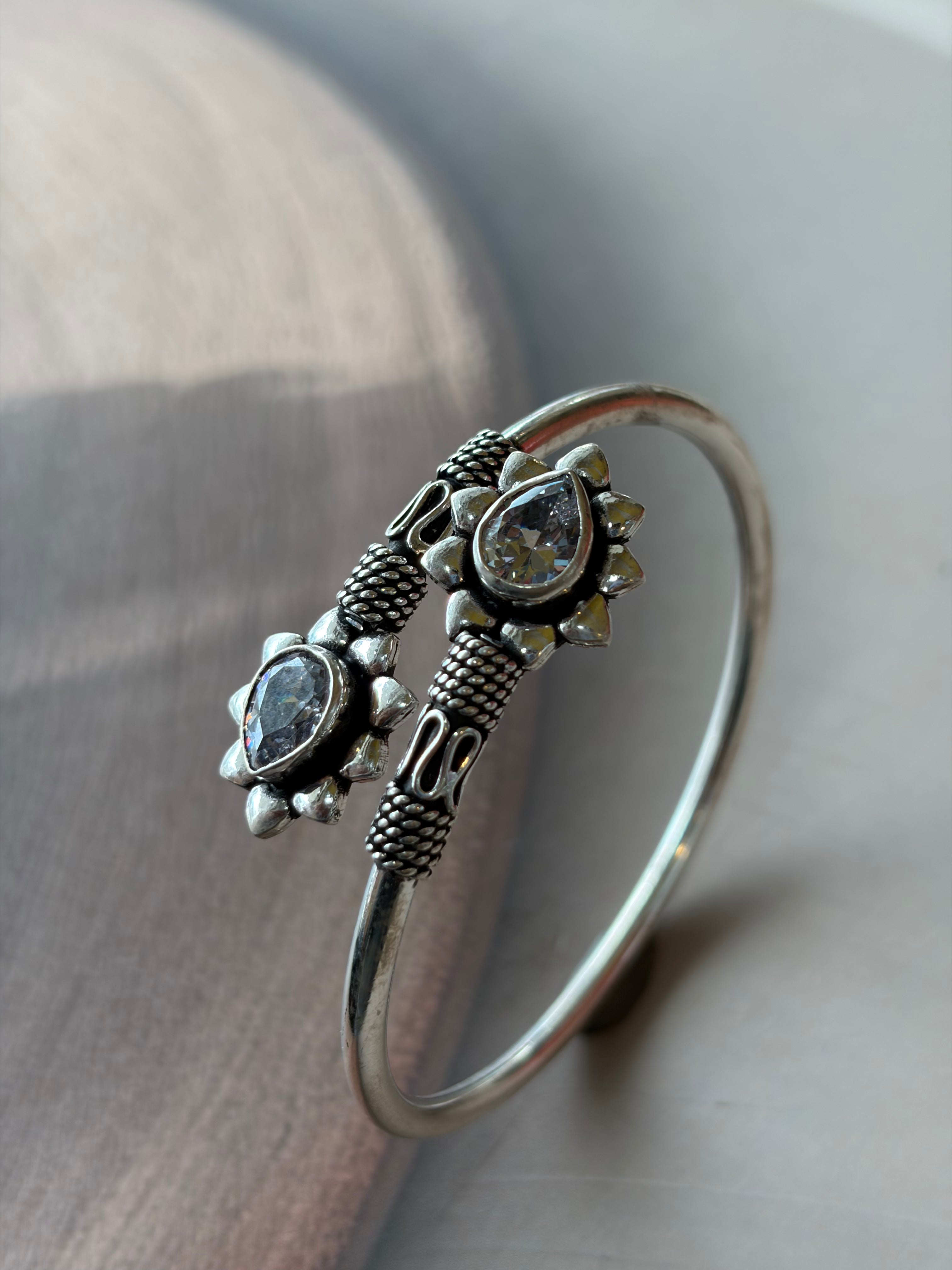 Tara 925 Silver Oxidised Stone Kada
