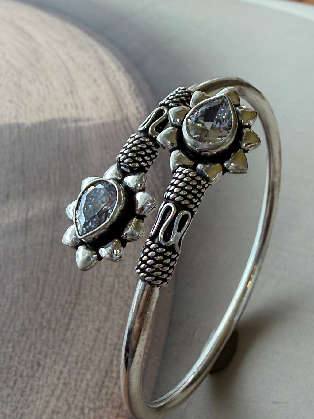 Tara 925 Silver Oxidised Stone Kada