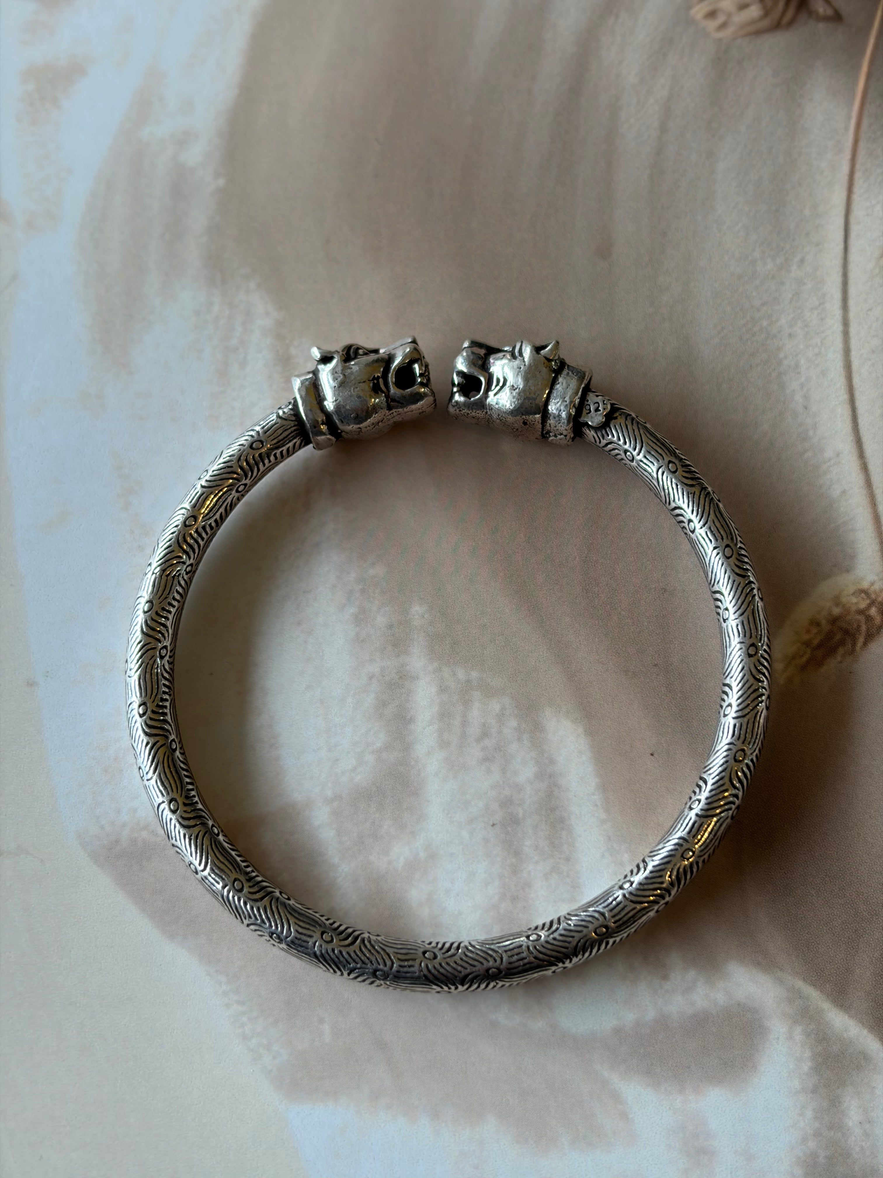 Kesari 925 Silver Oxidised Tiger Kada